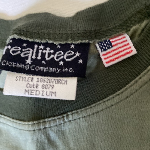 Realitee Green T-shirt Monogram “A” - Picture 2 of 2